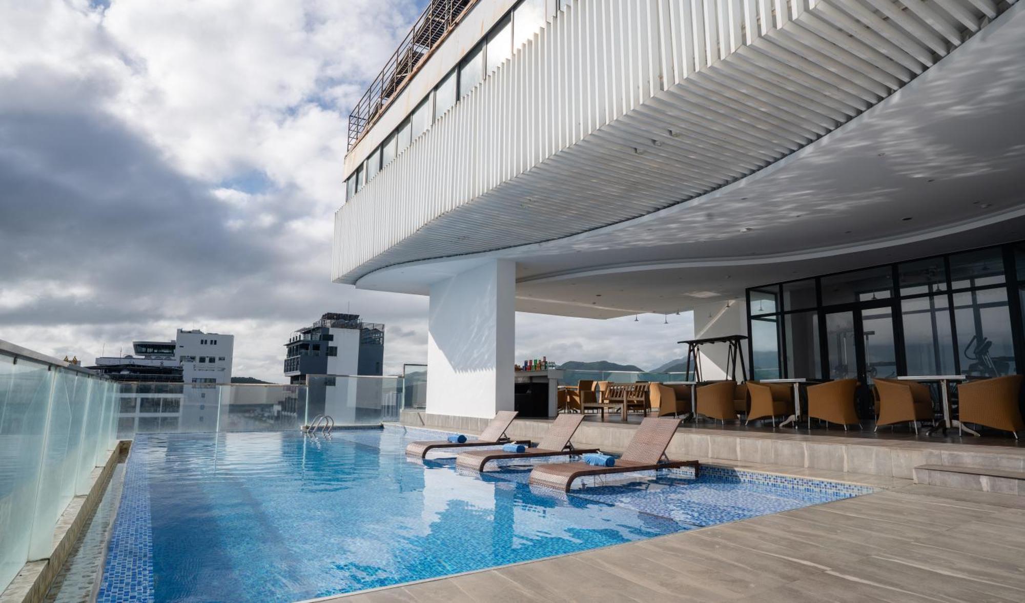Majestic Premium Hotel На Транг Екстериор снимка